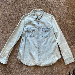 Women’s Light washed denim button down